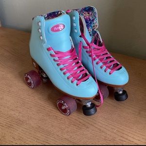 Moxi roller skates